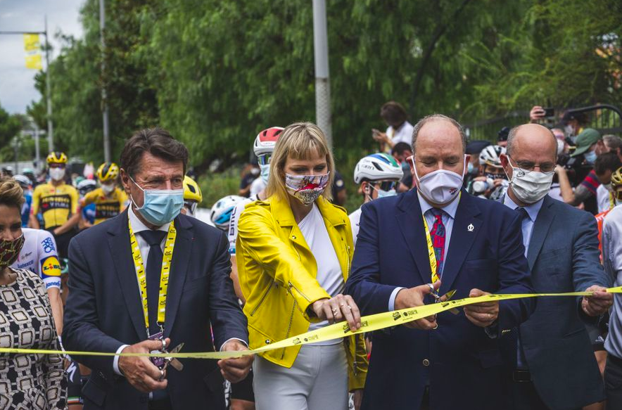 Découpe du ruban d'inauguration au TDF2020 Ruban d'inauguration au TDF2020
